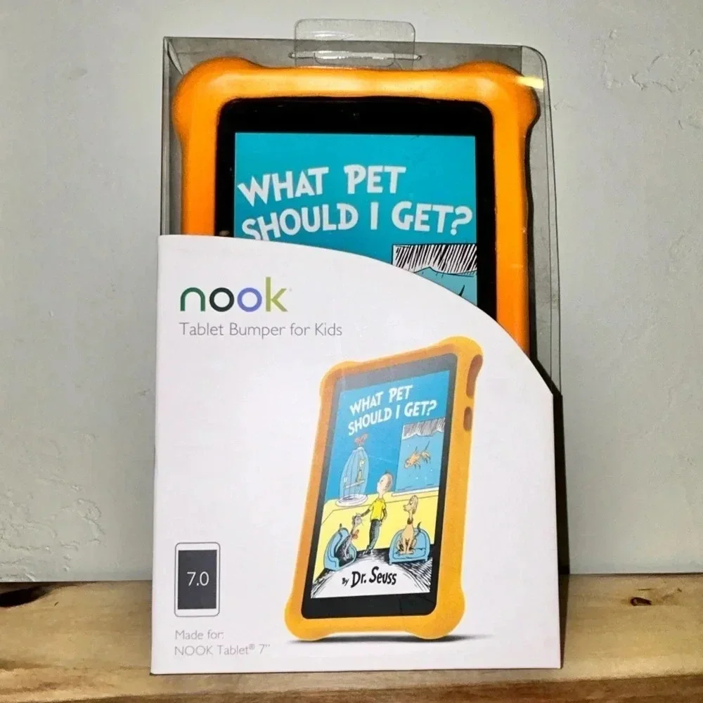 Brand New Barnes & Noble Microfoam Nook Tablet Bumper for 7” tablets. Citrus 🍊